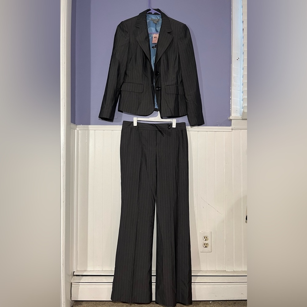 NEW WITH TAGS Ann Taylor Petites Pinstriped Two Piece Suit Set size 2P